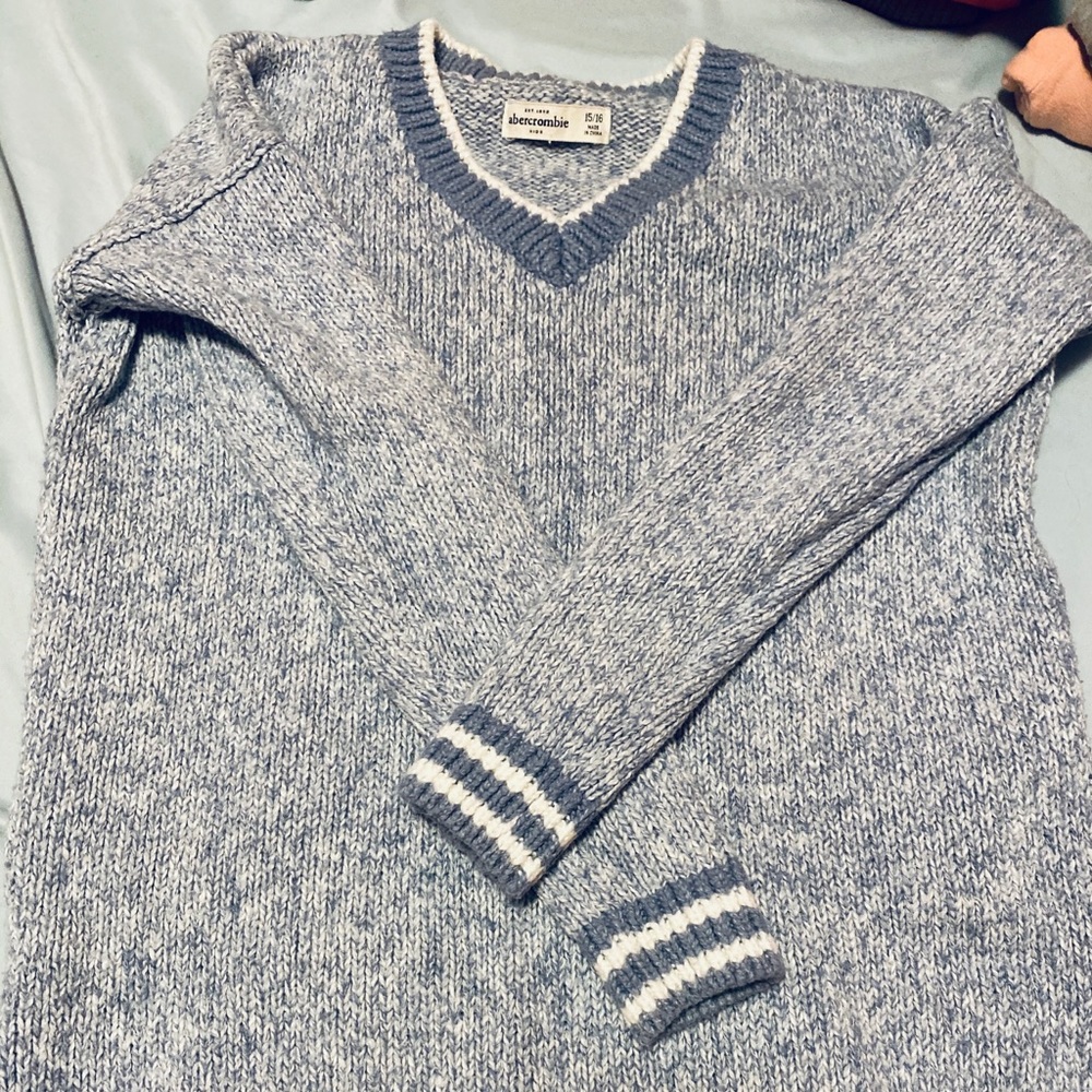 Abercombie-kids sweater, v-neck